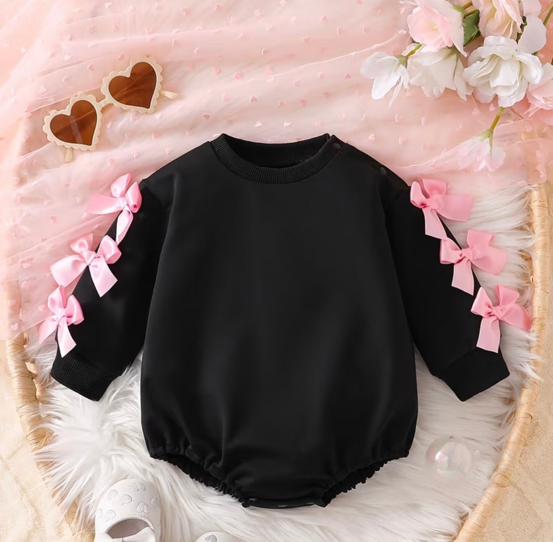 Baby bow romper 🎀