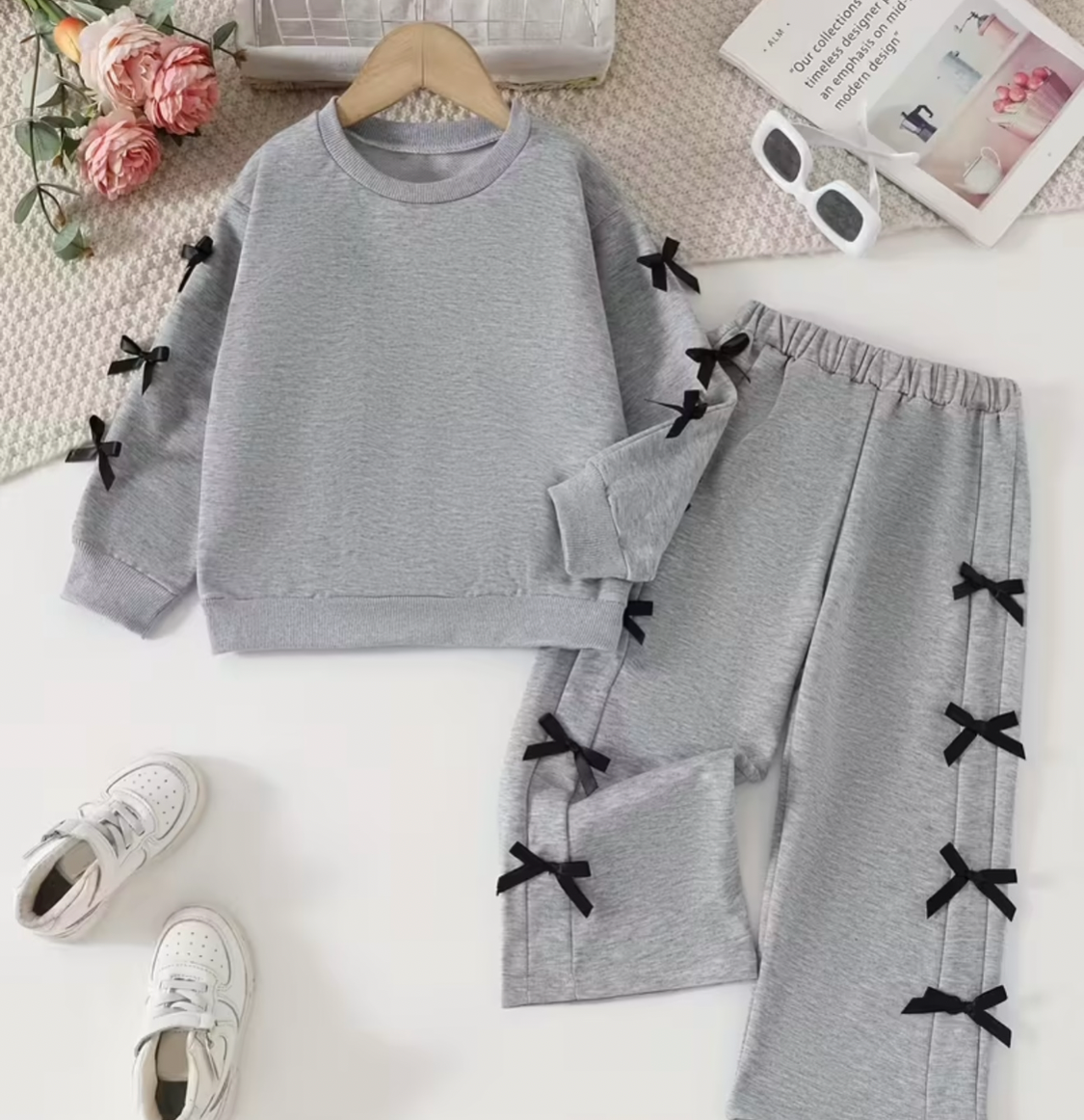 Grey bow flare set